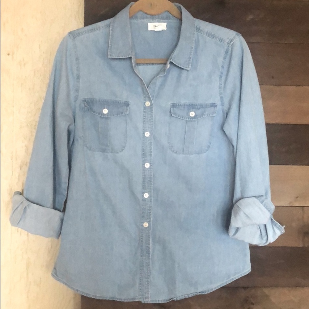 Per Se Light-wash Chambray Button-Up - M